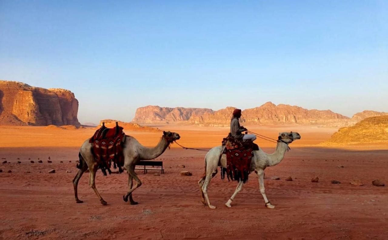 Star Camp & With Tor Hotel Wadi Rum Buitenkant foto