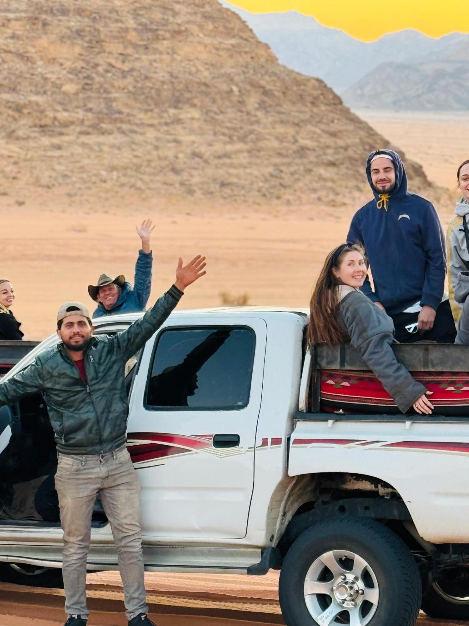 Star Camp & With Tor Hotel Wadi Rum Buitenkant foto