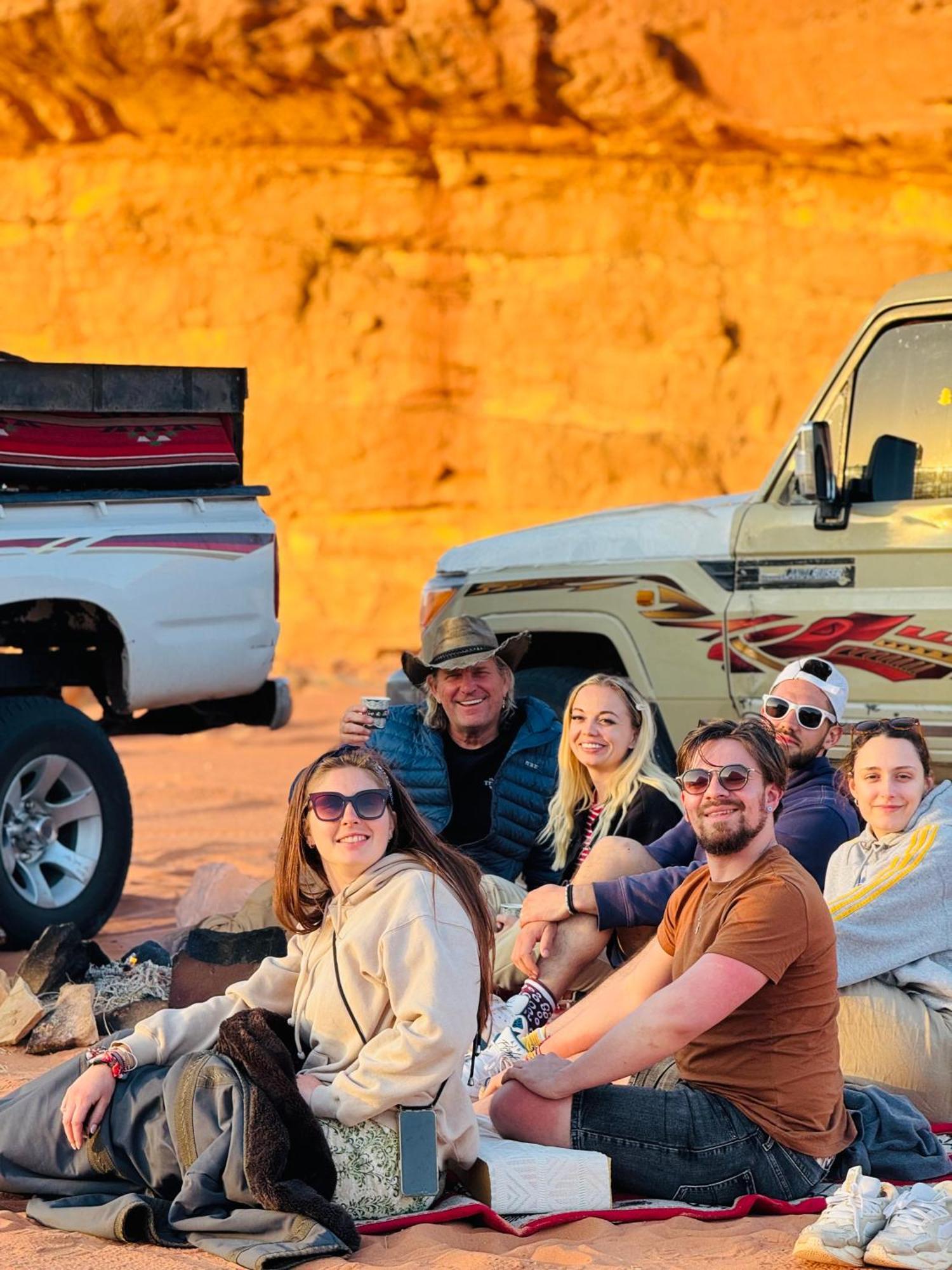 Star Camp & With Tor Hotel Wadi Rum Buitenkant foto